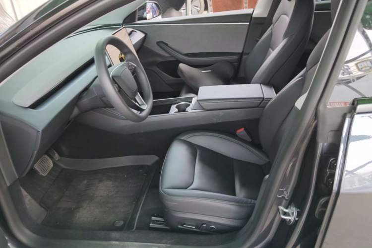 Used Tesla Model 3 2025 Rear-Wheel-Drive Version Left Front Seat
