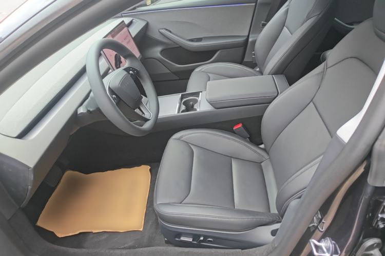 Used Tesla Model 3 2025 Rear-Wheel-Drive Version Left Front Seat