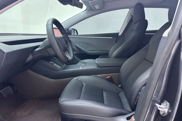 Used Tesla Model 3 2025 Rear-Wheel-Drive Version Left Front Seat
