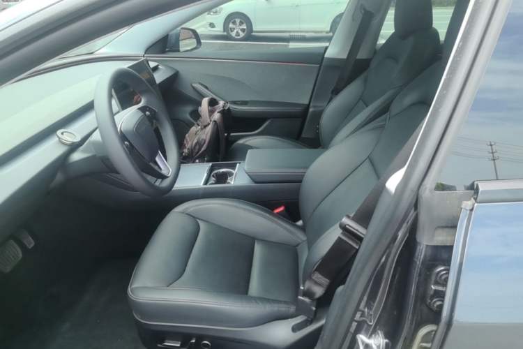 Used Tesla Model 3 2025 Rear-Wheel-Drive Version Left Front Seat