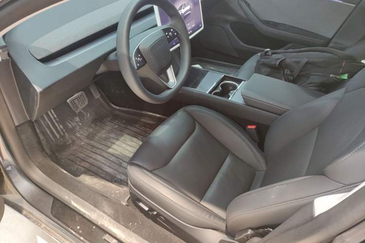Used Tesla Model 3 2025 Rear-Wheel-Drive Version Left Front Seat
