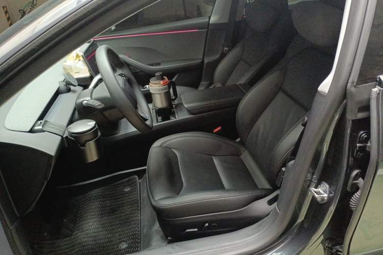 Used Tesla Model 3 2025 Rear-Wheel-Drive Version Left Front Seat