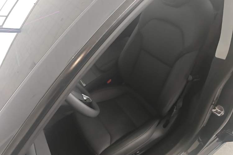 Used Tesla Model 3 2025 Rear-Wheel-Drive Version Left Front Seat
