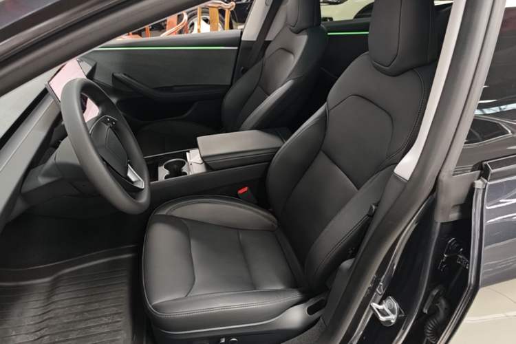 Used Tesla Model 3 2025 Rear-Wheel-Drive Version Left Front Seat
