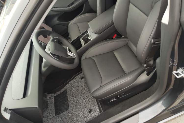 Used Tesla Model 3 2025 Rear-Wheel-Drive Version Left Front Seat