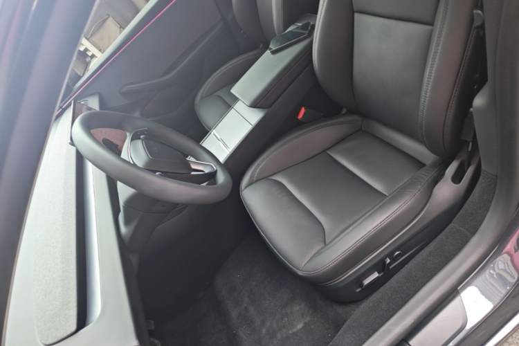 Used Tesla Model 3 2025 Rear-Wheel-Drive Version Left Front Seat