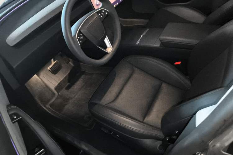Used Tesla Model 3 2025 Rear-Wheel-Drive Version Left Front Seat