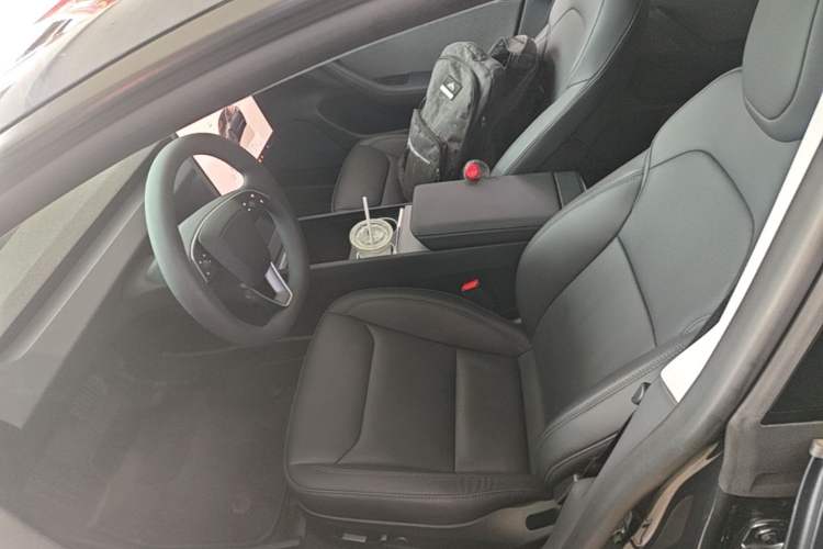 Used Tesla Model 3 2025 Rear-Wheel-Drive Version Left Front Seat