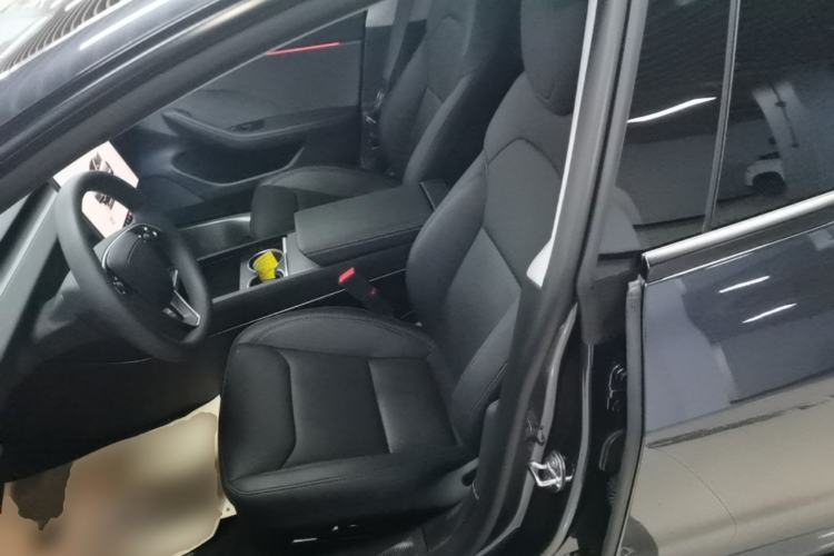 Used Tesla Model 3 2025 Rear-Wheel-Drive Version Left Front Seat
