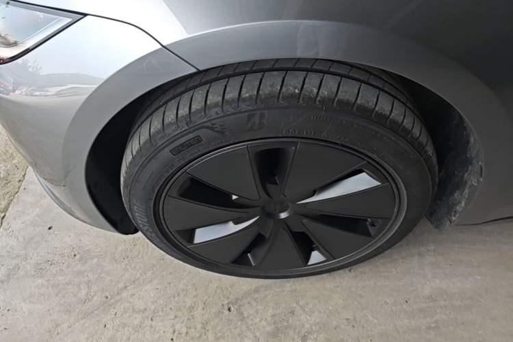 Used Tesla Model 3 2025 Model Revised Rear-Wheel-Drive Version Left Front Wheel Hub