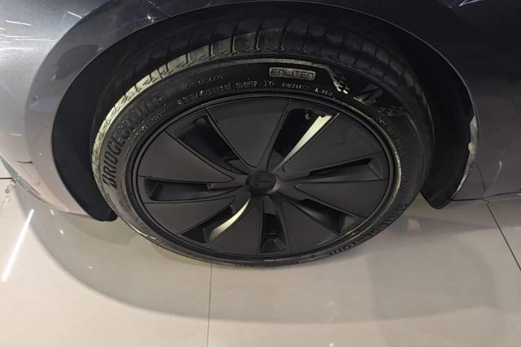 Used Tesla Model 3 2025 Rear-Wheel-Drive Version Left Front Wheel Hub