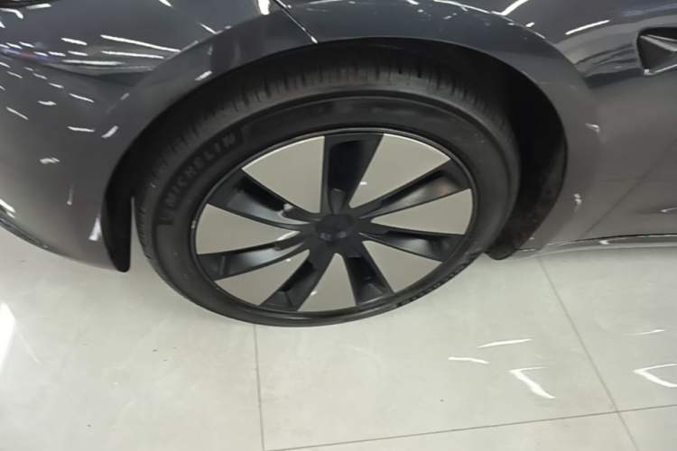 Used Tesla Model 3 2025 Rear-Wheel-Drive Version Left Front Wheel Hub