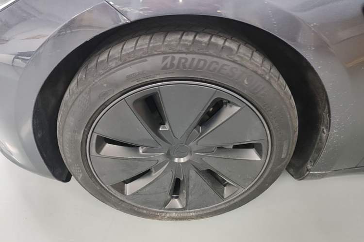 Used Tesla Model 3 2025 Rear-Wheel-Drive Version Left Front Wheel Hub