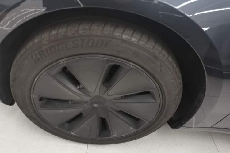 Used Tesla Model 3 2025 Rear-Wheel-Drive Version Left Front Wheel Hub
