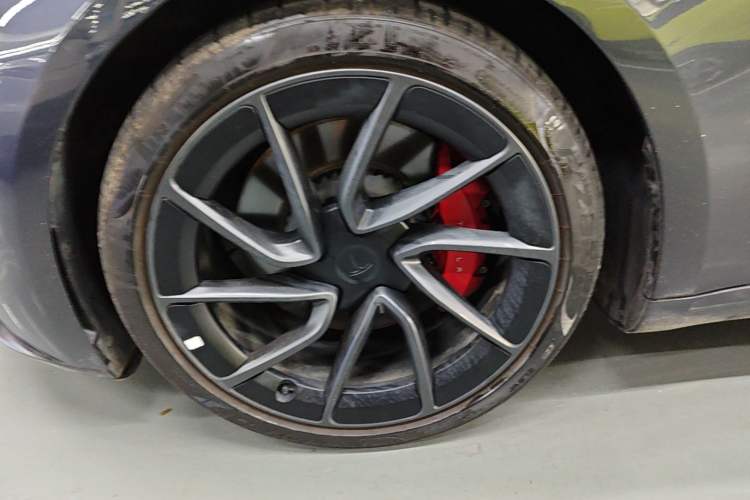 Used Tesla Model 3 2025 Model High-Performance All-Wheel-Drive Version Left Front Wheel Hub
