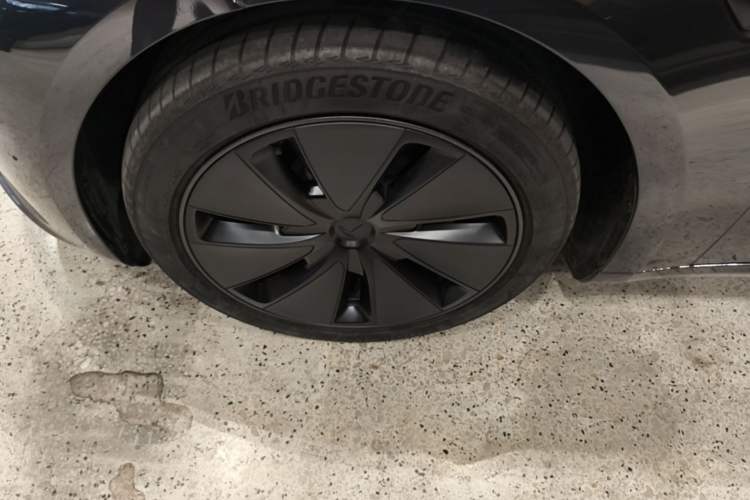 Used Tesla Model 3 2025 Rear-Wheel-Drive Version Left Front Wheel Hub