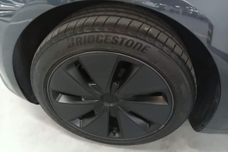 Used Tesla Model 3 2025 Model Revised Rear-Wheel-Drive Version Left Front Wheel Hub