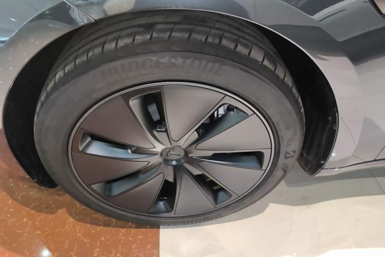 Used Tesla Model 3 2025 Rear-Wheel-Drive Version Left Front Wheel Hub