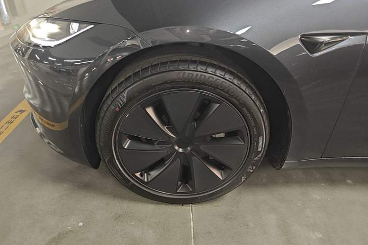 Used Tesla Model 3 2025 Model Revised Rear-Wheel-Drive Version Left Front Wheel Hub