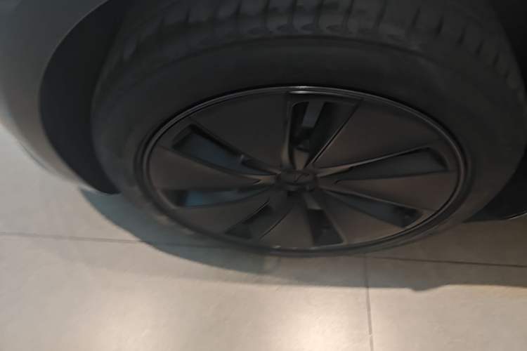 Used Tesla Model 3 2025 Rear-Wheel-Drive Version Left Front Wheel Hub