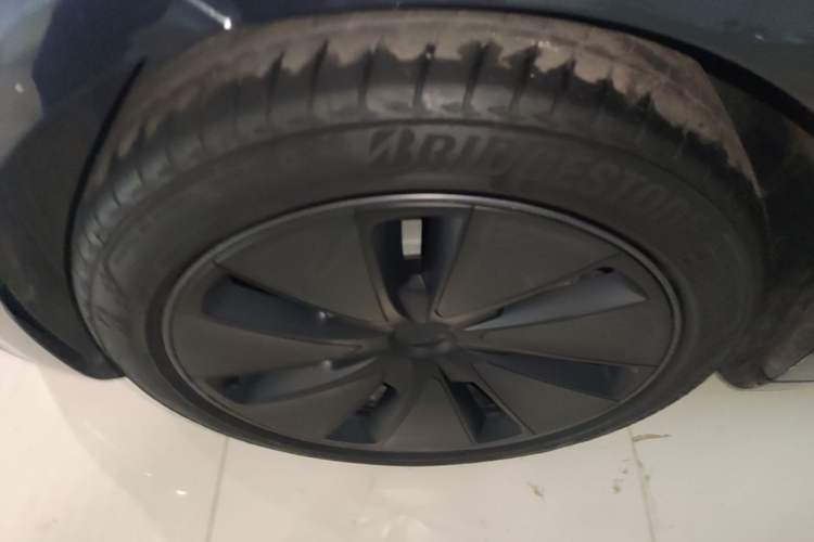 Used Tesla Model 3 2025 Rear-Wheel-Drive Version Left Front Wheel Hub