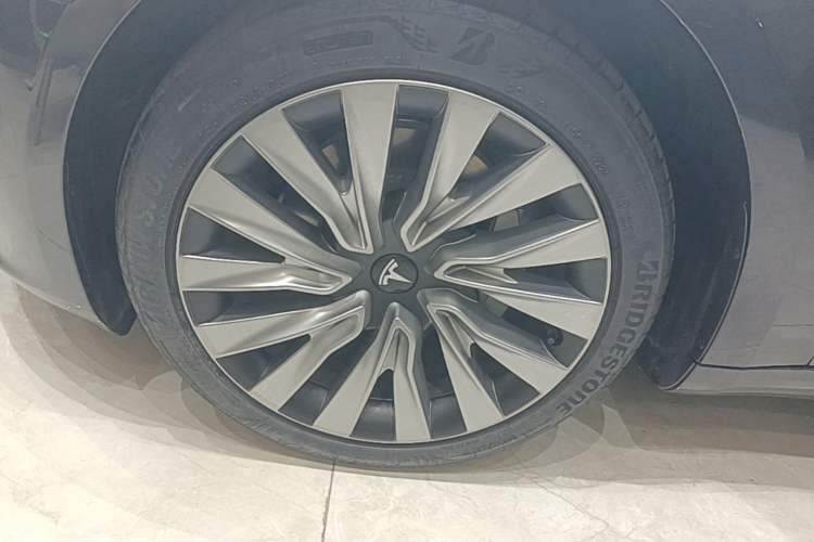 Used Tesla Model 3 2025 Rear-Wheel-Drive Version Left Front Wheel Hub