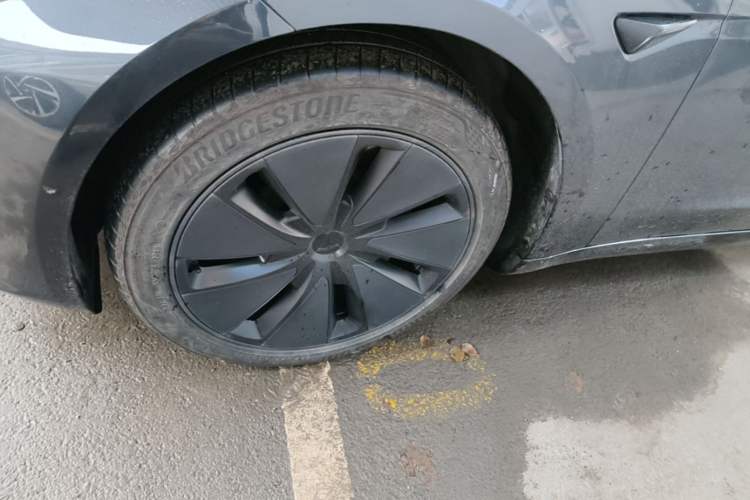 Used Tesla Model 3 2025 Long-Range All-Wheel-Drive Version Left Front Wheel Hub