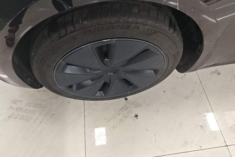 Used Tesla Model 3 2025 Rear-Wheel-Drive Version Left Front Wheel Hub