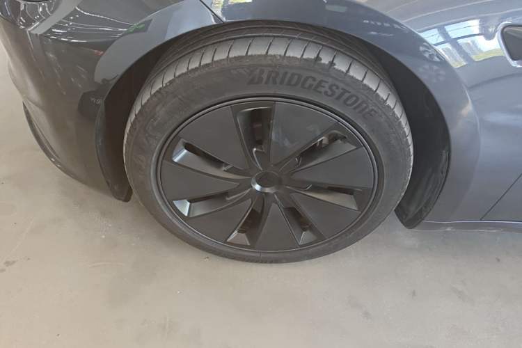 Used Tesla Model 3 2025 Rear-Wheel-Drive Version Left Front Wheel Hub