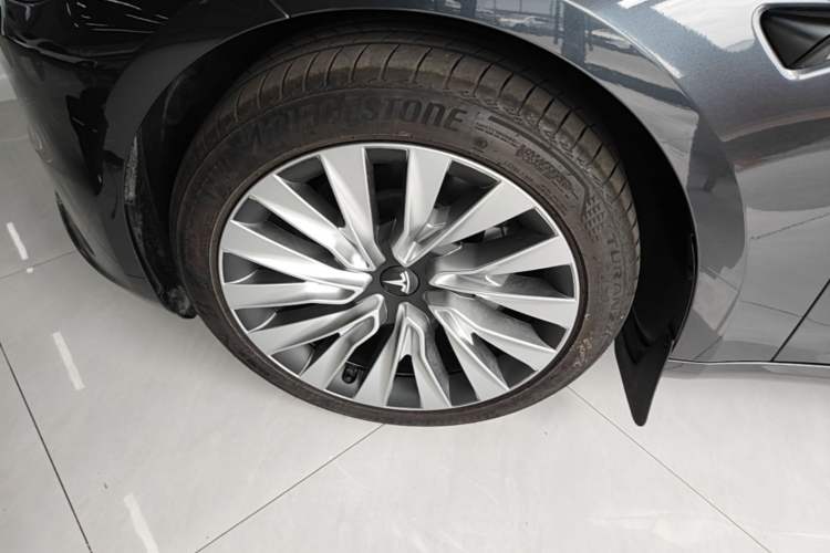 Used Tesla Model 3 2025 Rear-Wheel-Drive Version Left Front Wheel Hub