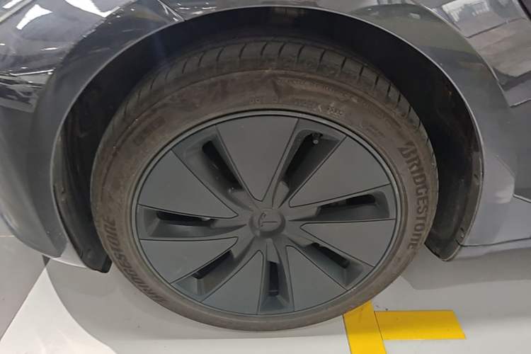 Used Tesla Model 3 2025 Rear-Wheel-Drive Version Left Front Wheel Hub
