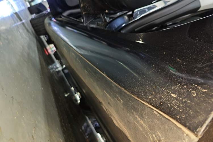 Used Tesla Model 3 2025 Model High-Performance All-Wheel-Drive Version Left Side Sill