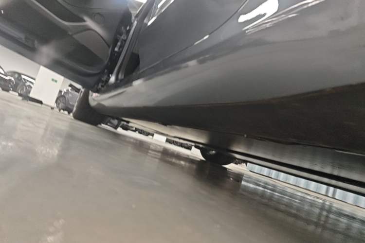 Used Tesla Model 3 2025 Model Revised High-Performance All-Wheel-Drive Version Left Side Sill