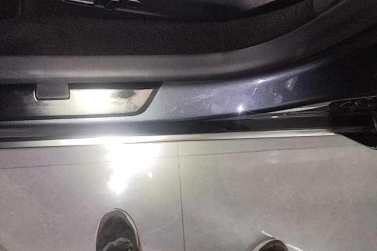 Used Tesla Model 3 2025 Rear-Wheel-Drive Version Left Side Sill