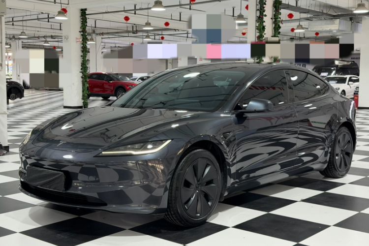 Tesla Model 3 2025 Rear-Wheel-Drive Version