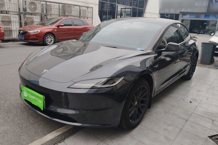 Tesla Model 3 2025 Rear-Wheel-Drive Version