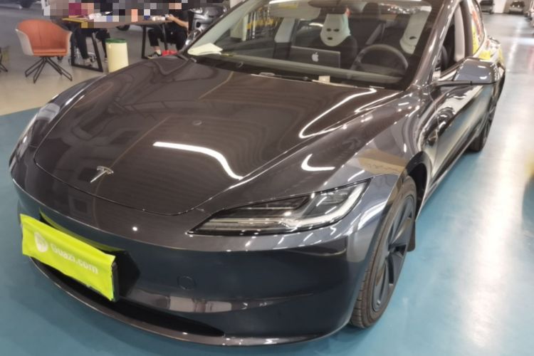 Tesla Model 3 2025 Rear-Wheel-Drive Version
