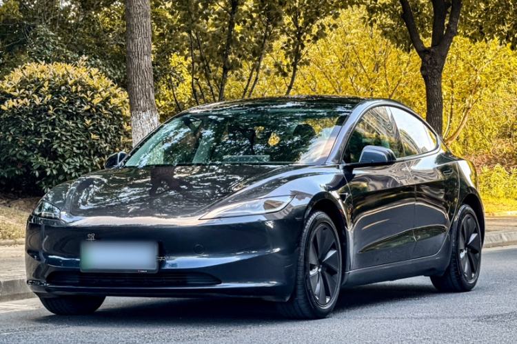Tesla Model 3 2025 Rear-Wheel-Drive Version