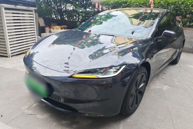 Tesla Model 3 2025 Rear-Wheel-Drive Version usado