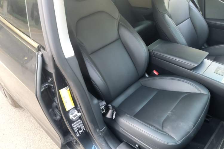 Used Tesla Model 3 2025 Rear-Wheel-Drive Version Right Front Seat