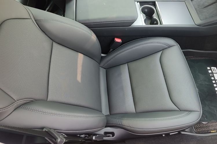 Used Tesla Model 3 2025 Rear-Wheel-Drive Version Right Front Seat