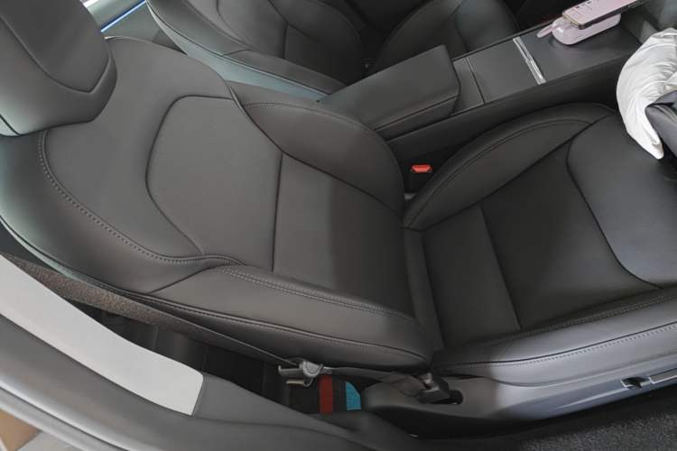 Used Tesla Model 3 2025 Rear-Wheel-Drive Version Right Front Seat