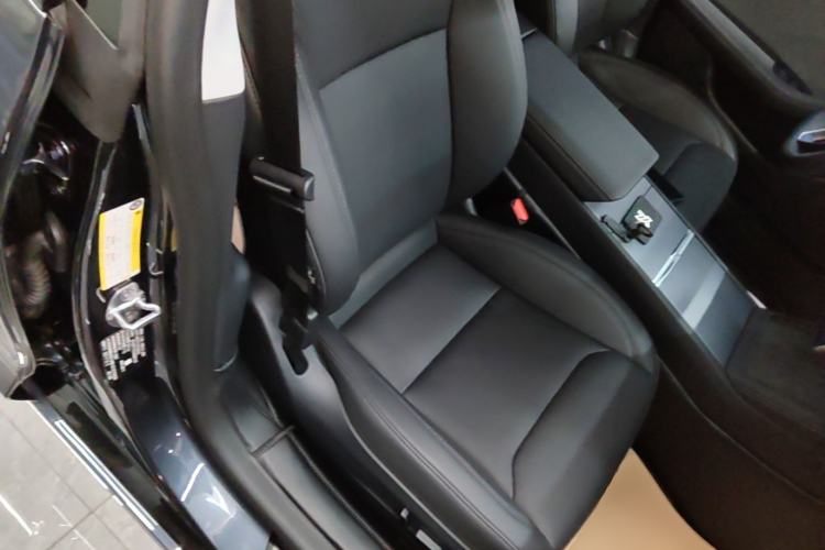 Used Tesla Model 3 2025 Rear-Wheel-Drive Version Right Front Seat