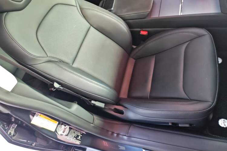 Used Tesla Model 3 2025 Rear-Wheel-Drive Version Right Front Seat