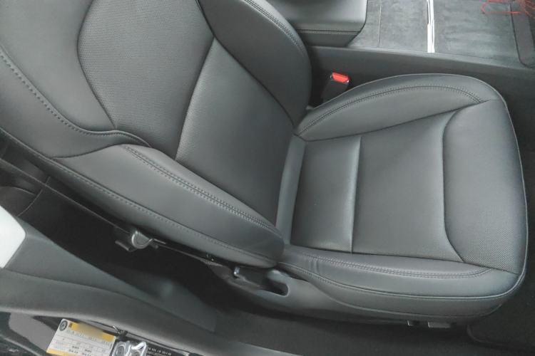 Used Tesla Model 3 2025 Rear-Wheel-Drive Version Right Front Seat