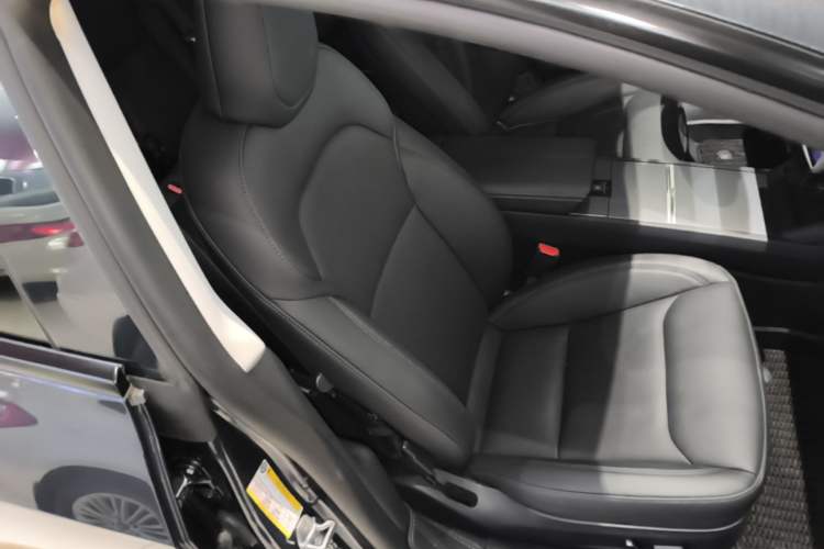 Used Tesla Model 3 2025 Rear-Wheel-Drive Version Right Front Seat