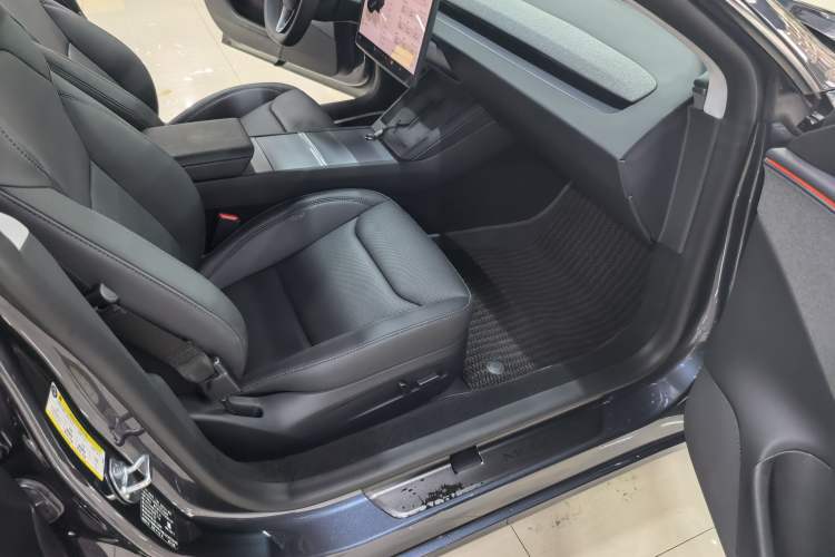 Used Tesla Model 3 2025 Rear-Wheel-Drive Version Right Front Seat