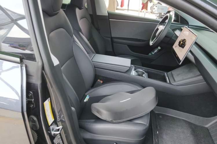 Used Tesla Model 3 2025 Rear-Wheel-Drive Version Right Front Seat
