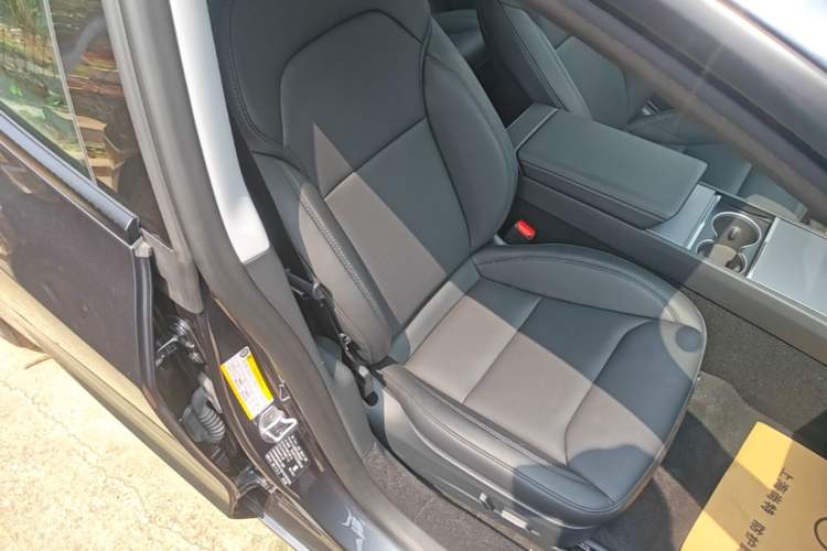 Used Tesla Model 3 2025 Rear-Wheel-Drive Version Right Front Seat