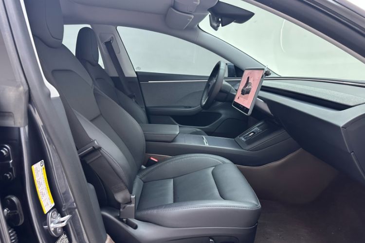 Used Tesla Model 3 2025 Rear-Wheel-Drive Version Right Front Seat